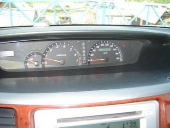 2002 Toyota Noah Photos