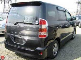 2002 Toyota Noah Photos