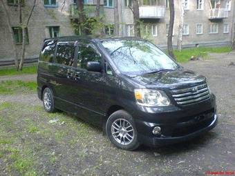2002 Toyota Noah Wallpapers
