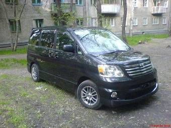 2002 Toyota Noah Wallpapers