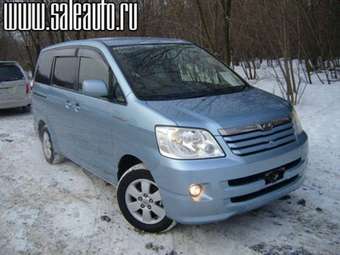 2003 Toyota Noah