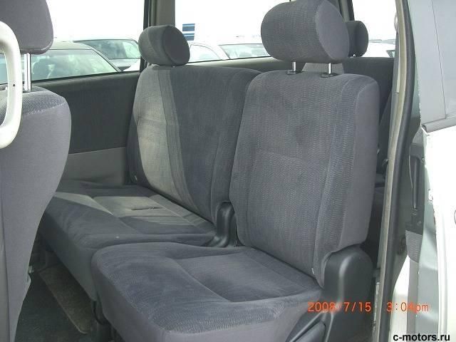 2003 Toyota Noah