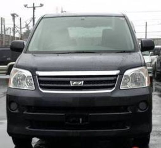 2003 Toyota Noah