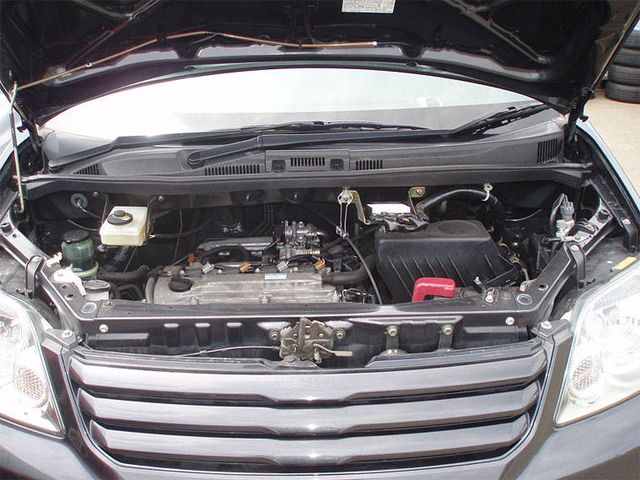 2003 Toyota Noah