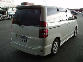 2003 Toyota Noah Wallpapers