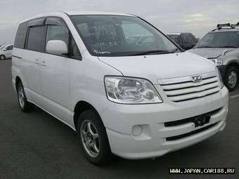 2003 Toyota Noah Pictures