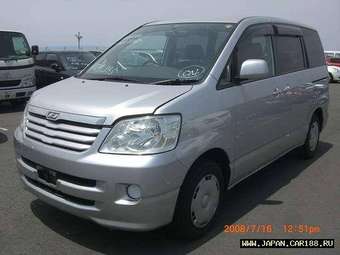 2003 Toyota Noah Pictures