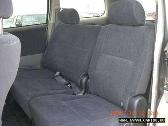 2003 Toyota Noah Photos