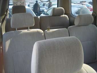 2003 Toyota Noah Pictures