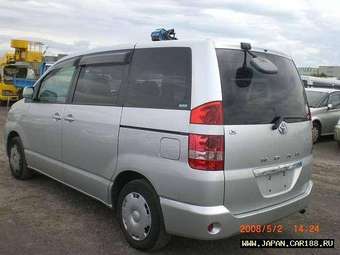 2003 Toyota Noah Pictures