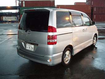 2003 Toyota Noah Pictures