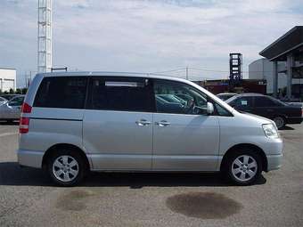 2003 Toyota Noah For Sale