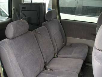 2003 Toyota Noah Pictures