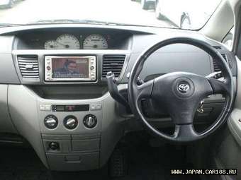 2003 Toyota Noah Pictures