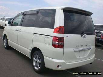 2003 Toyota Noah Pictures