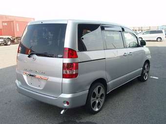 2003 Toyota Noah Images