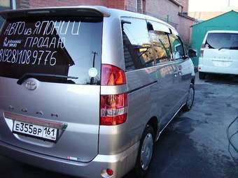 2003 Toyota Noah Pictures