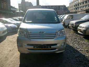 2003 Toyota Noah Pictures