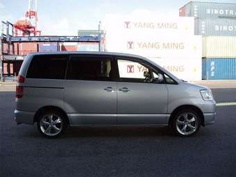 2003 Toyota Noah Wallpapers