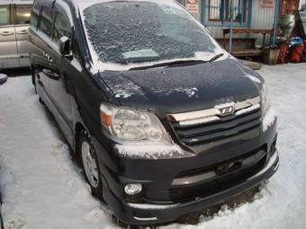 2003 Toyota Noah Pictures