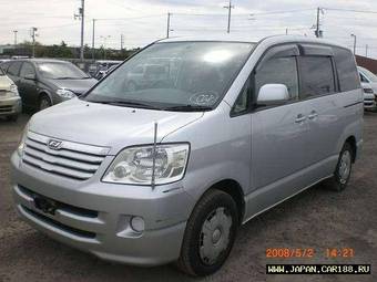 2003 Toyota Noah Pictures