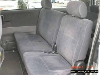 2003 Toyota Noah Pictures