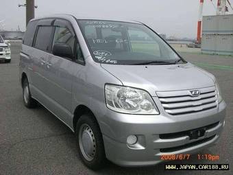 2003 Toyota Noah Pictures