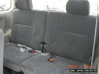 2003 Toyota Noah Photos