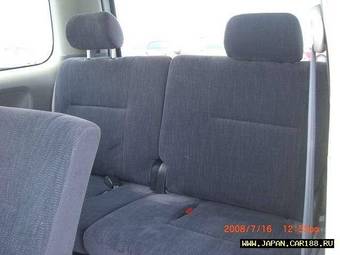 2003 Toyota Noah Pics