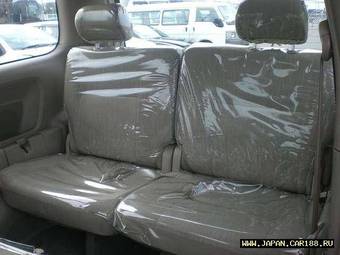 2003 Toyota Noah Photos