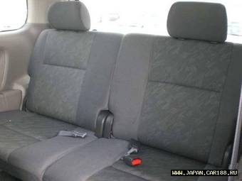 2003 Toyota Noah Images