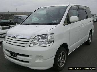 2003 Toyota Noah Wallpapers