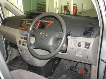 2003 Toyota Noah For Sale