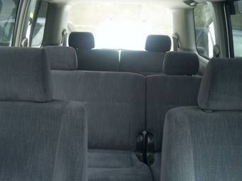 2003 Toyota Noah Pictures