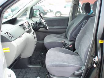 2003 Toyota Noah Pictures