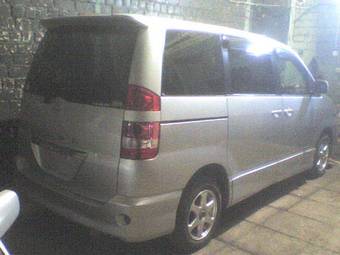 2003 Toyota Noah Photos