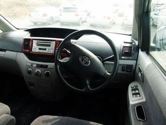 2003 Toyota Noah Wallpapers