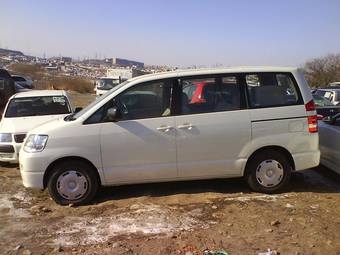 2003 Toyota Noah For Sale