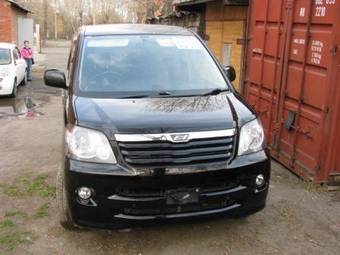 2003 Toyota Noah Pictures