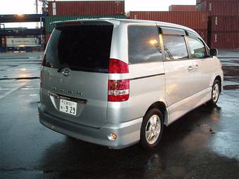 2003 Toyota Noah Pics
