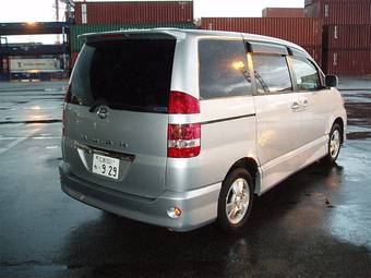 2003 Toyota Noah Pics