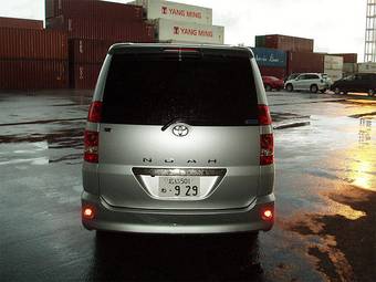 2003 Toyota Noah Pictures