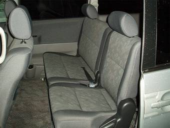 2003 Toyota Noah Photos