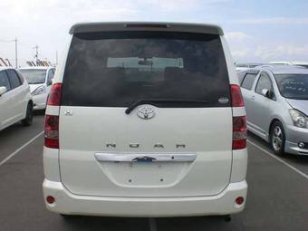 2003 Toyota Noah Images