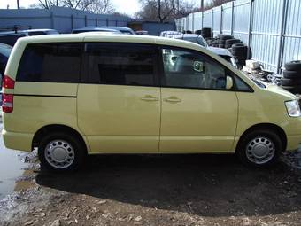 2003 Toyota Noah For Sale