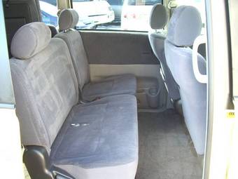 2003 Toyota Noah Pictures