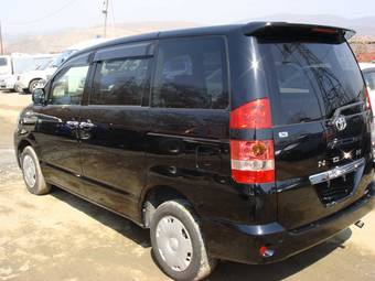 2003 Toyota Noah For Sale