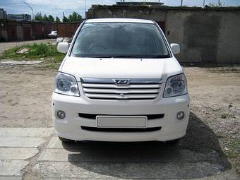 2003 Toyota Noah Pictures