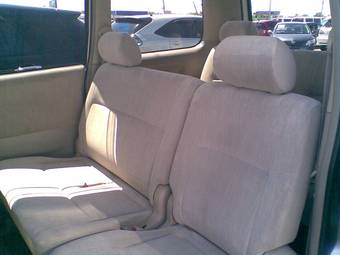 2003 Toyota Noah Photos