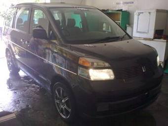 2003 Toyota Noah Photos